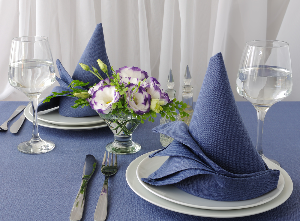 4 Napkin Folding Ideas to Spruce up Your Restaurant’s Tables