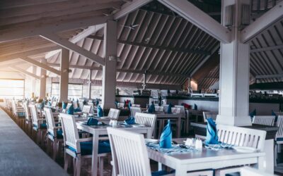 Houston’s Summer Patio Season: Elevating the Outdoor Dining Experience with Premium Linens